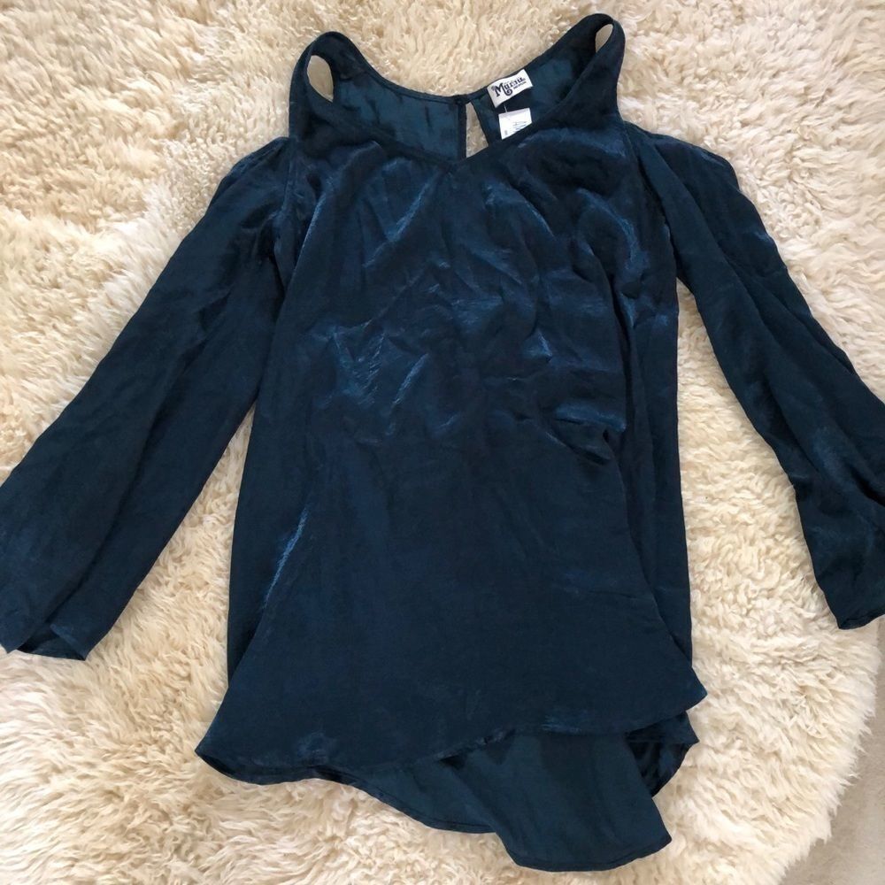 Show me your mumu shoulder tunic - Picture 3 of 4